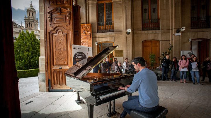 Un concierto de piano en la calle sirve como antesala del 61º Concurso Internacional de Piano Premio “Jaén” de Diputación