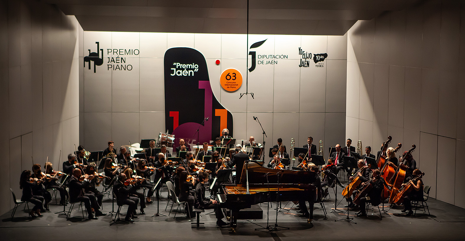 La Orquesta Filarmónica de Málaga con el ganador Angel Stanislav Wang